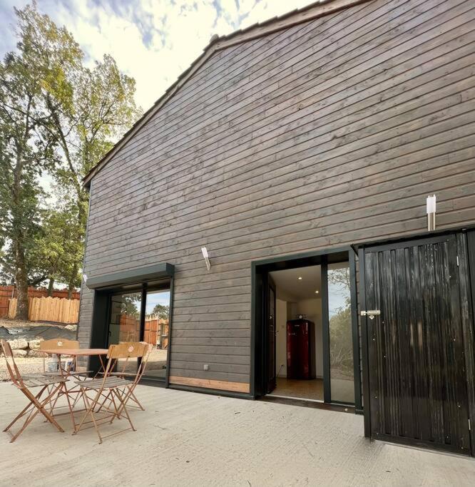 Le Petit Coin Du Fau Apartment Montauban Bagian luar foto